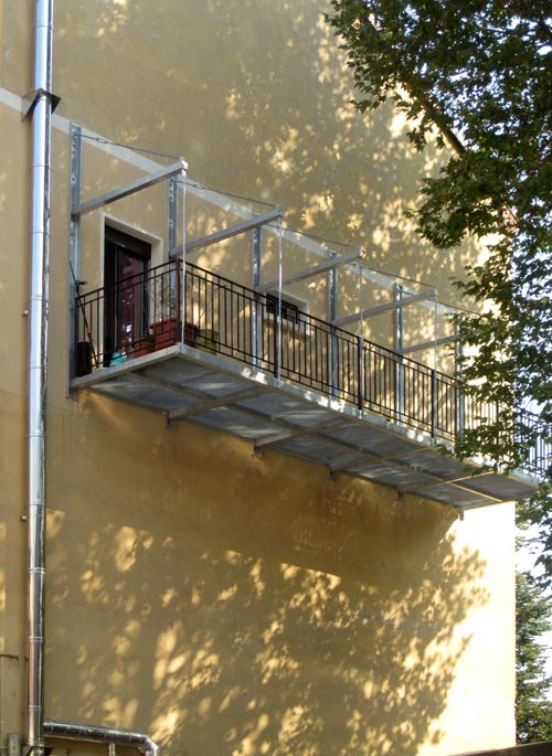 Balcon cu balustrada in consola