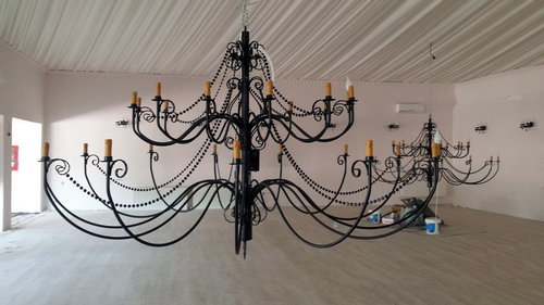 Candelabre de dimensiuni mari pentru sala de festivitati Hatos Events