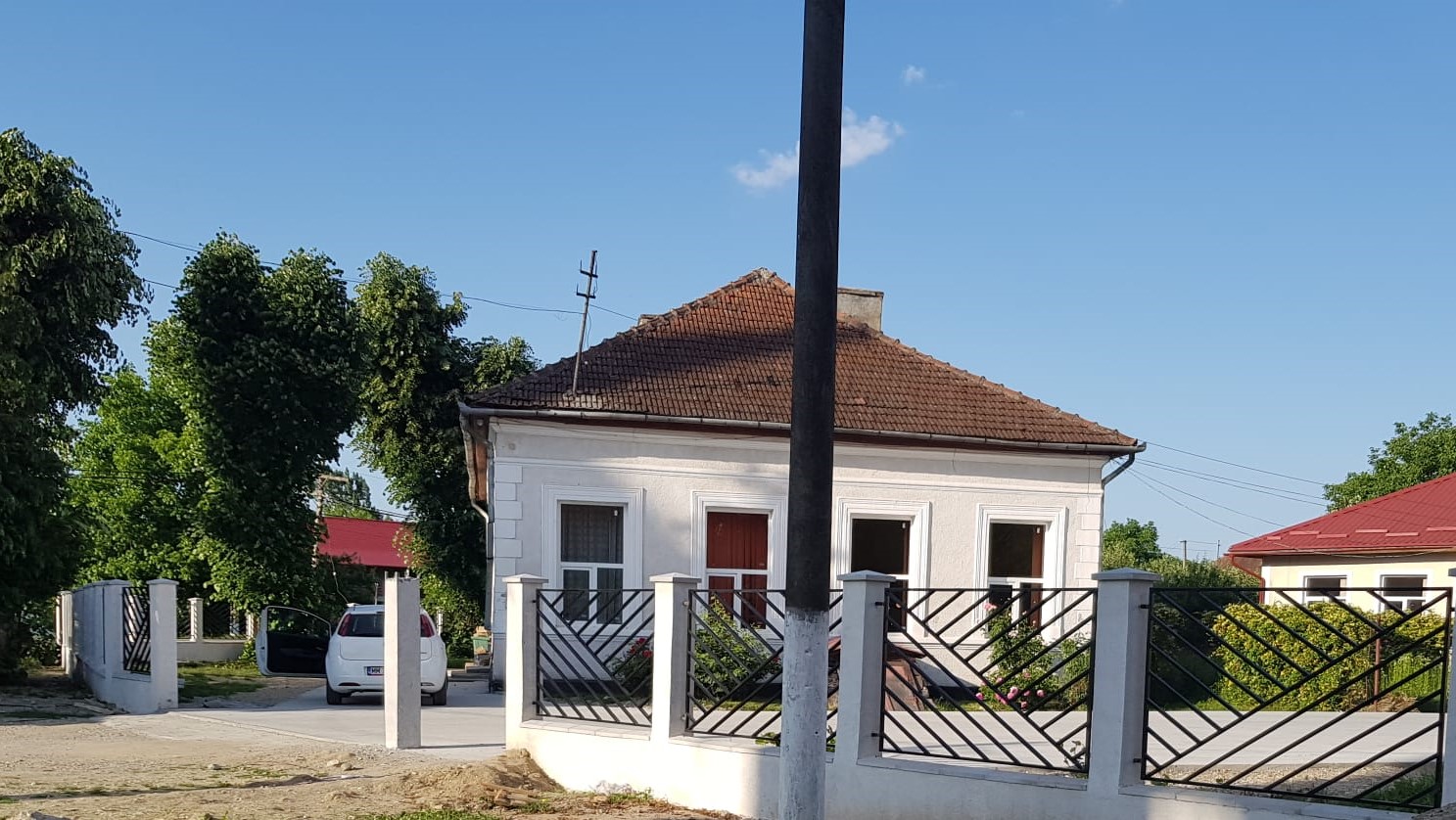 Porti si panouri de gard metalice