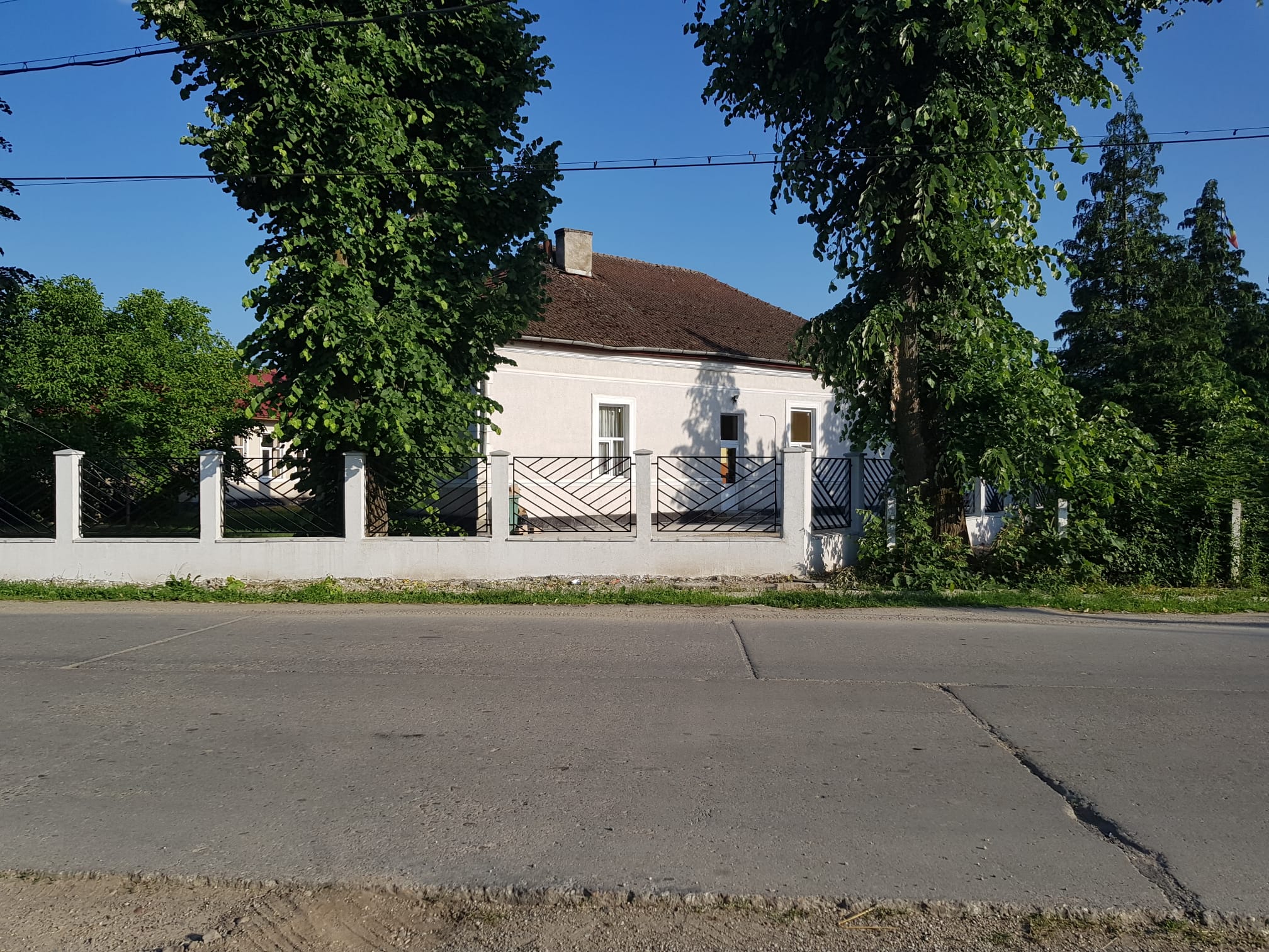 Porti si panouri de gard metalice