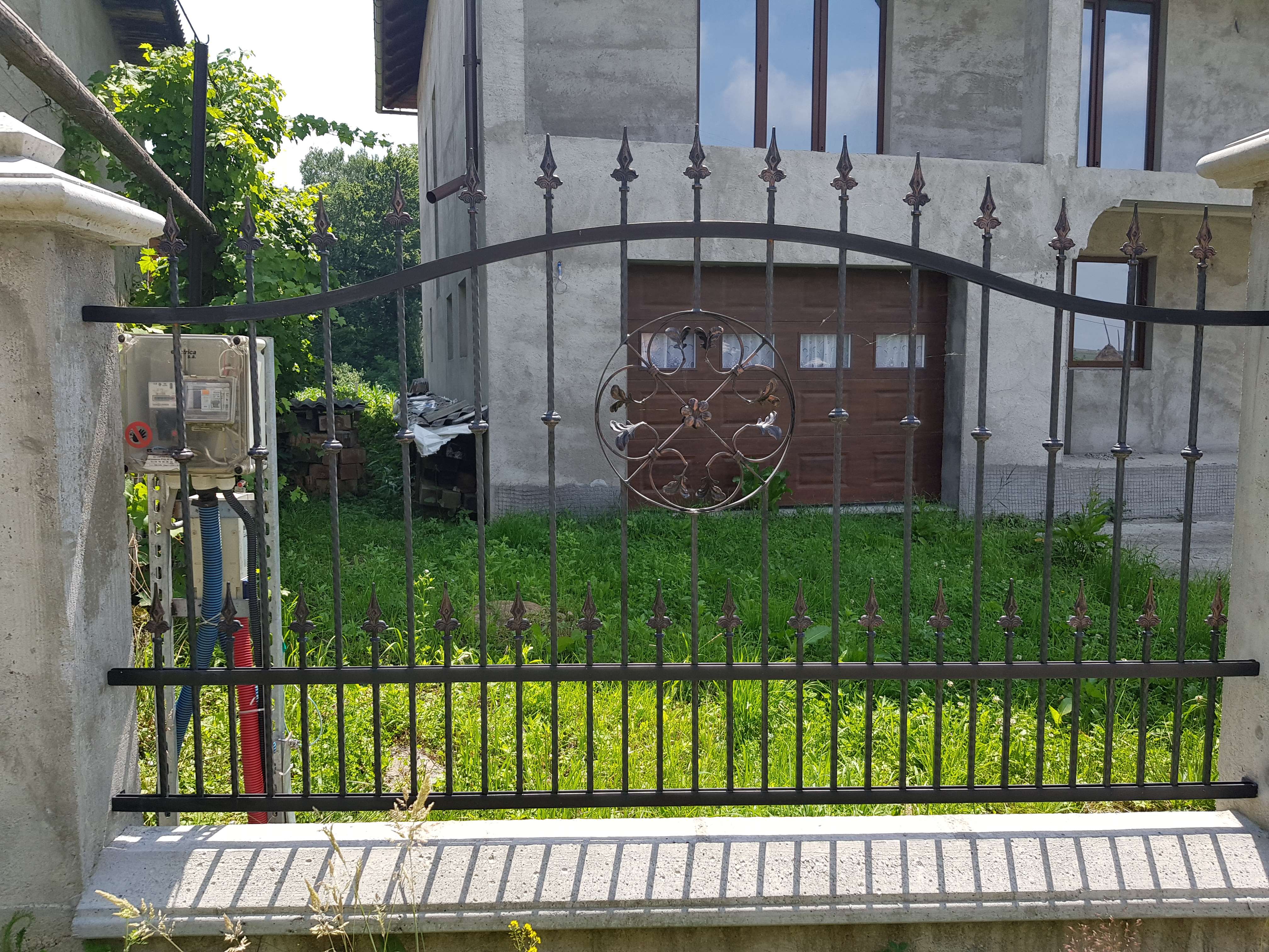 Porti si panouri de gard metalice