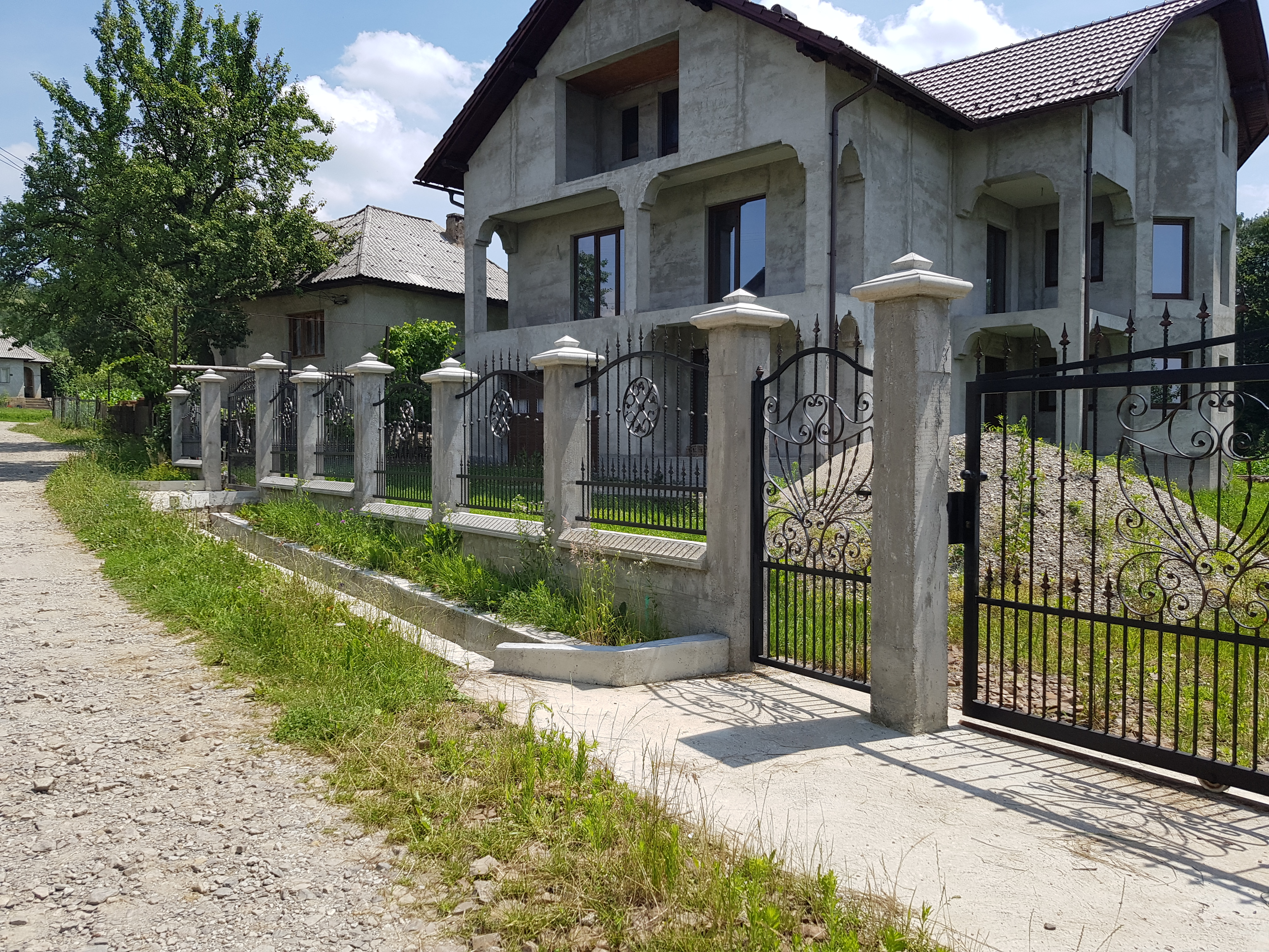 Porti si panouri de gard metalice