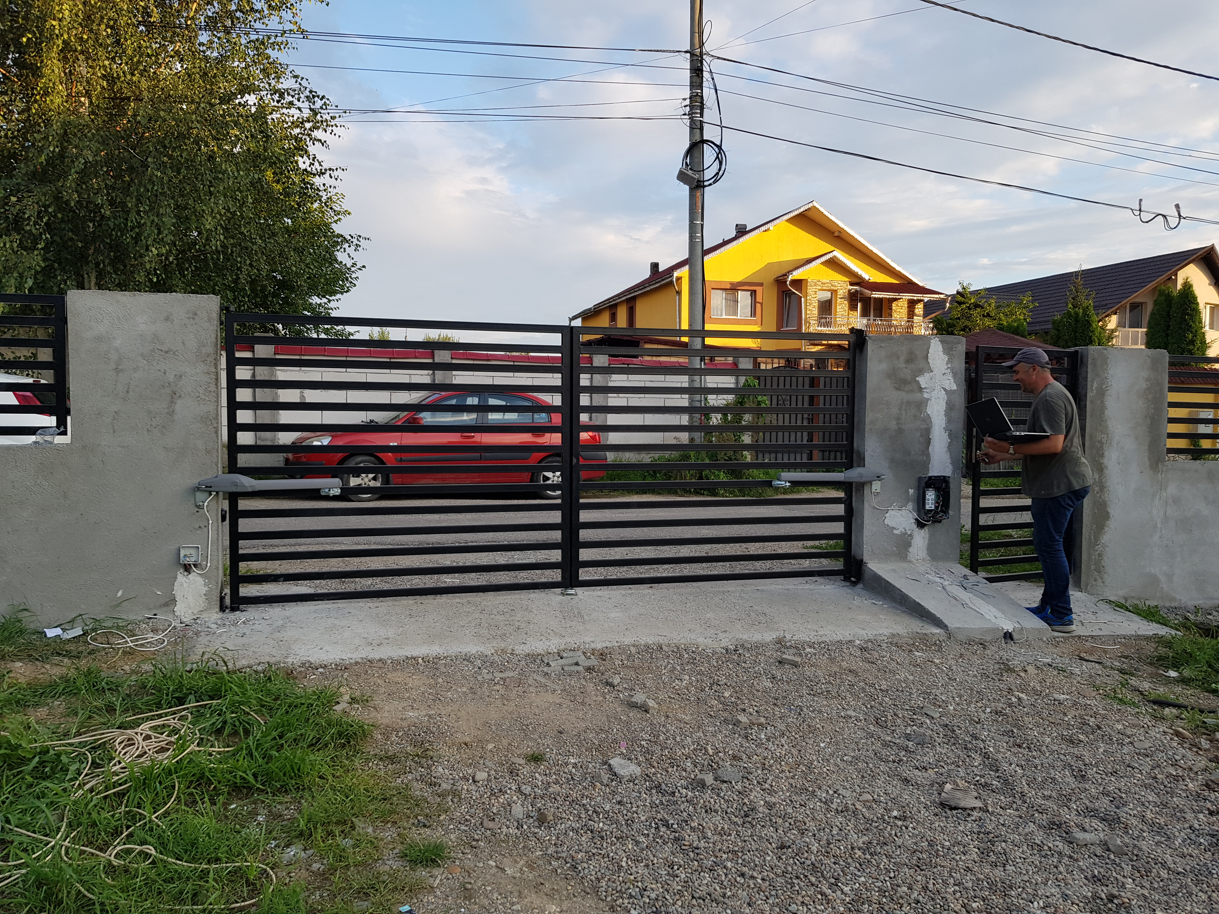 Porti si panouri de gard metalice