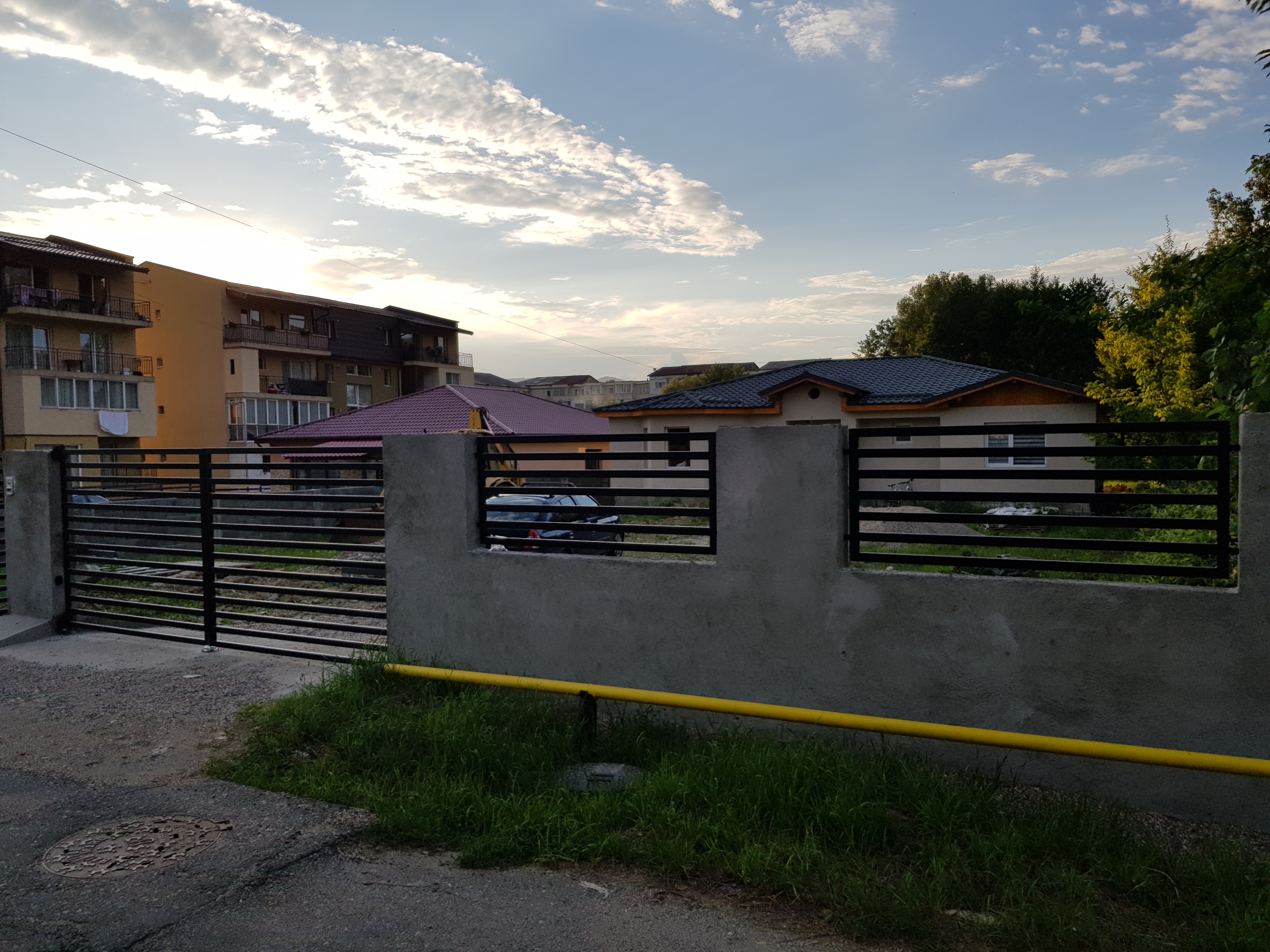 Porti si panouri de gard metalice