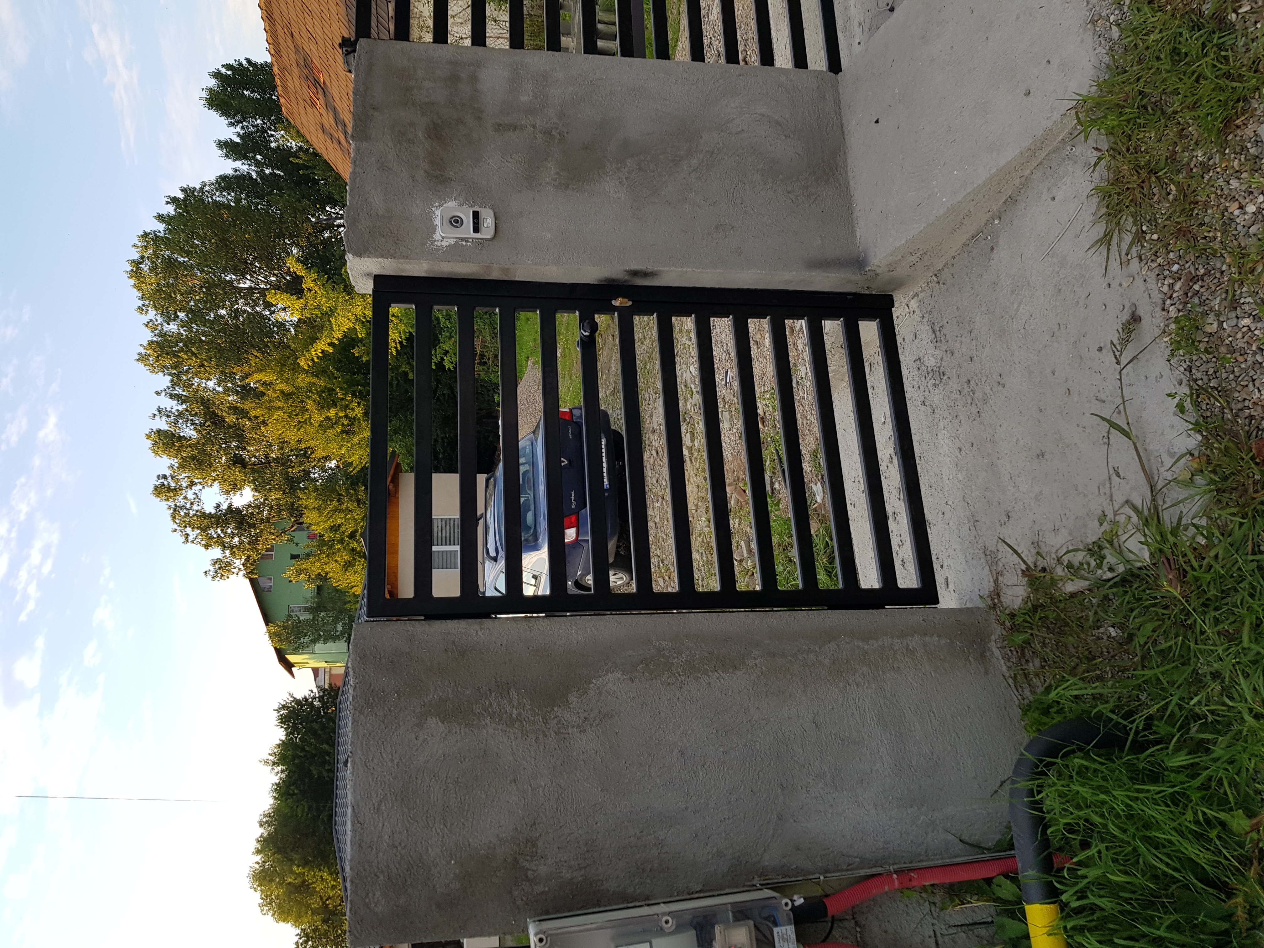 Porti si panouri de gard metalice