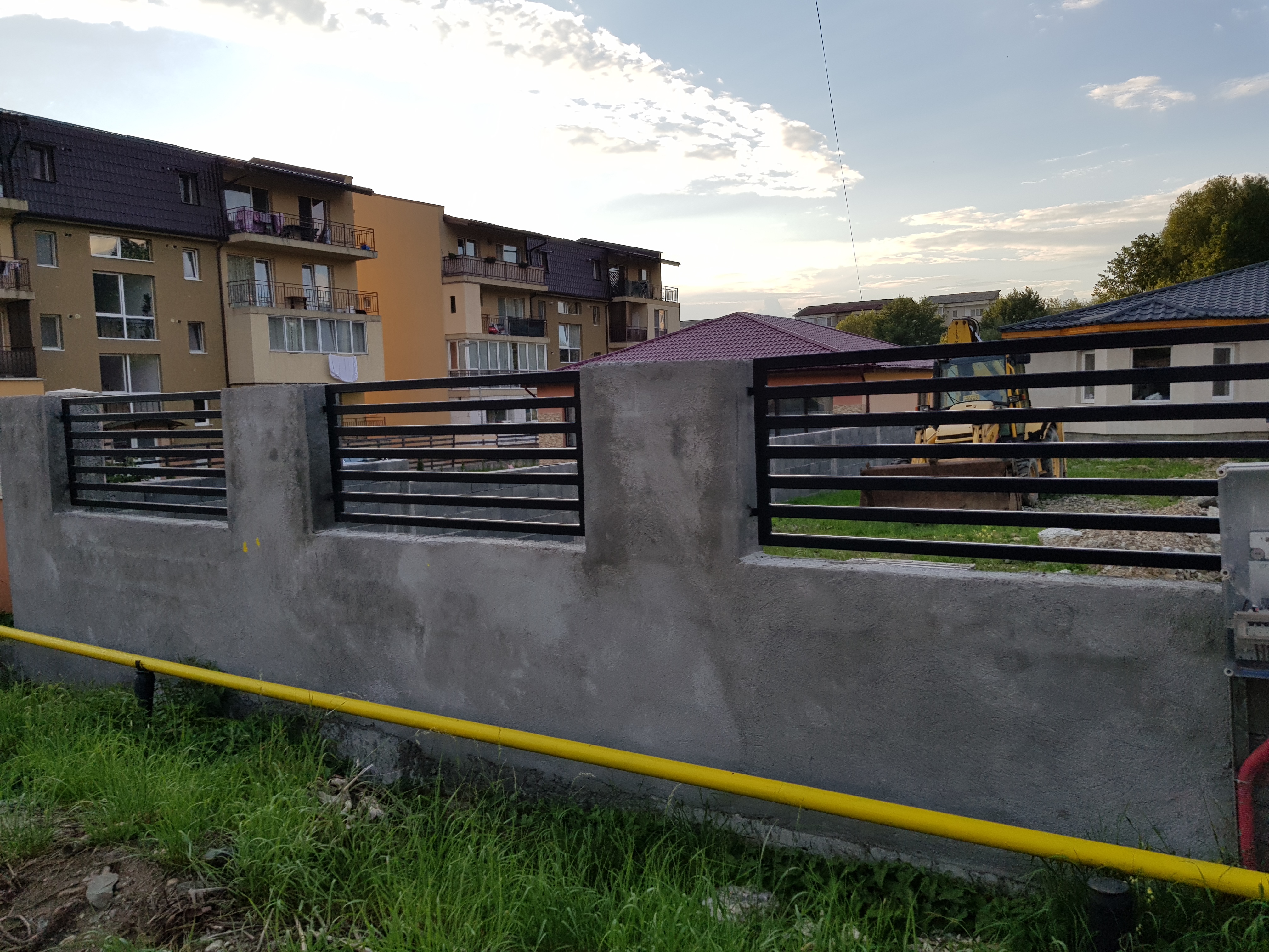 Porti si panouri de gard metalice