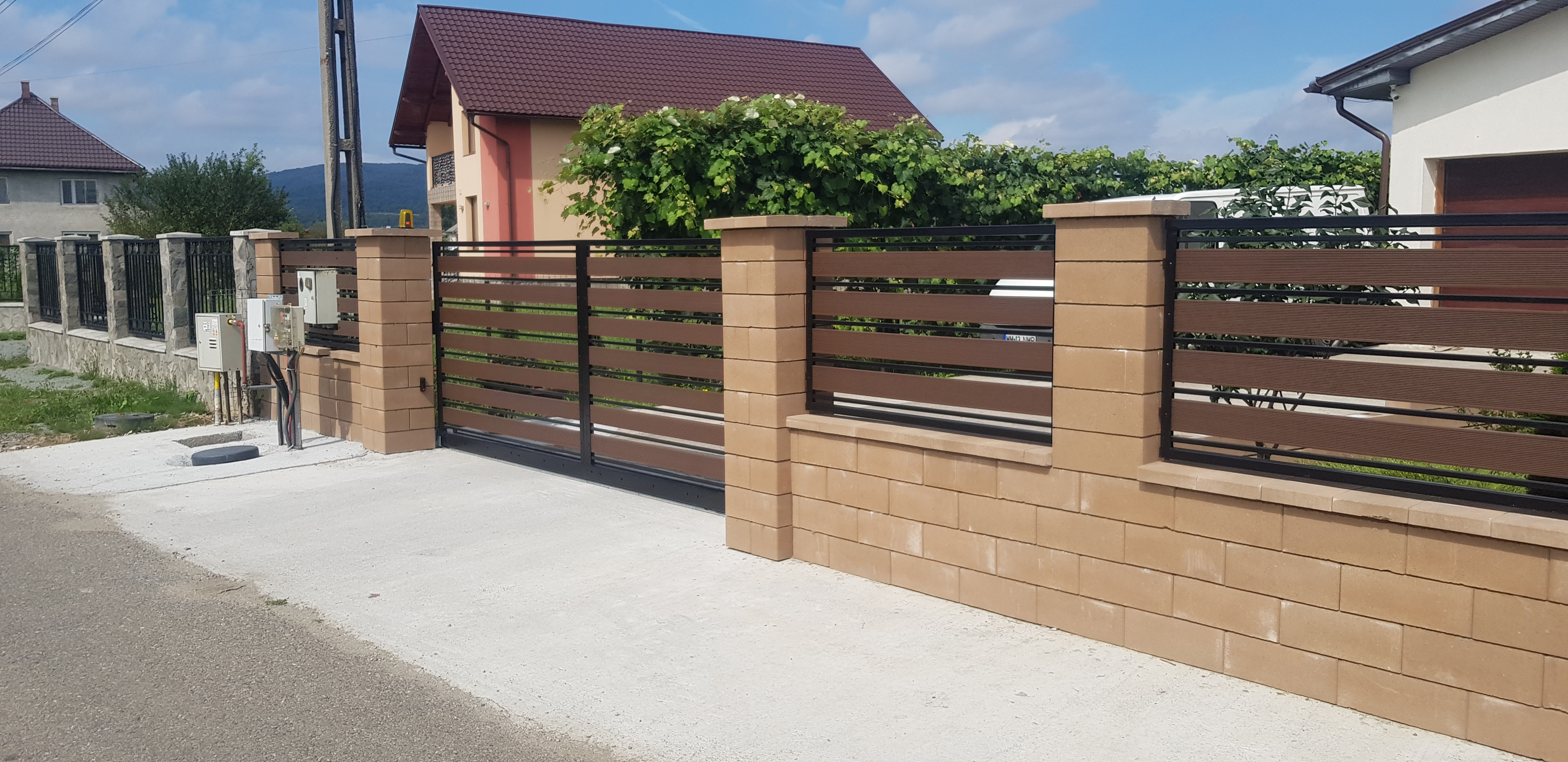 Porti si panouri de gard metalice