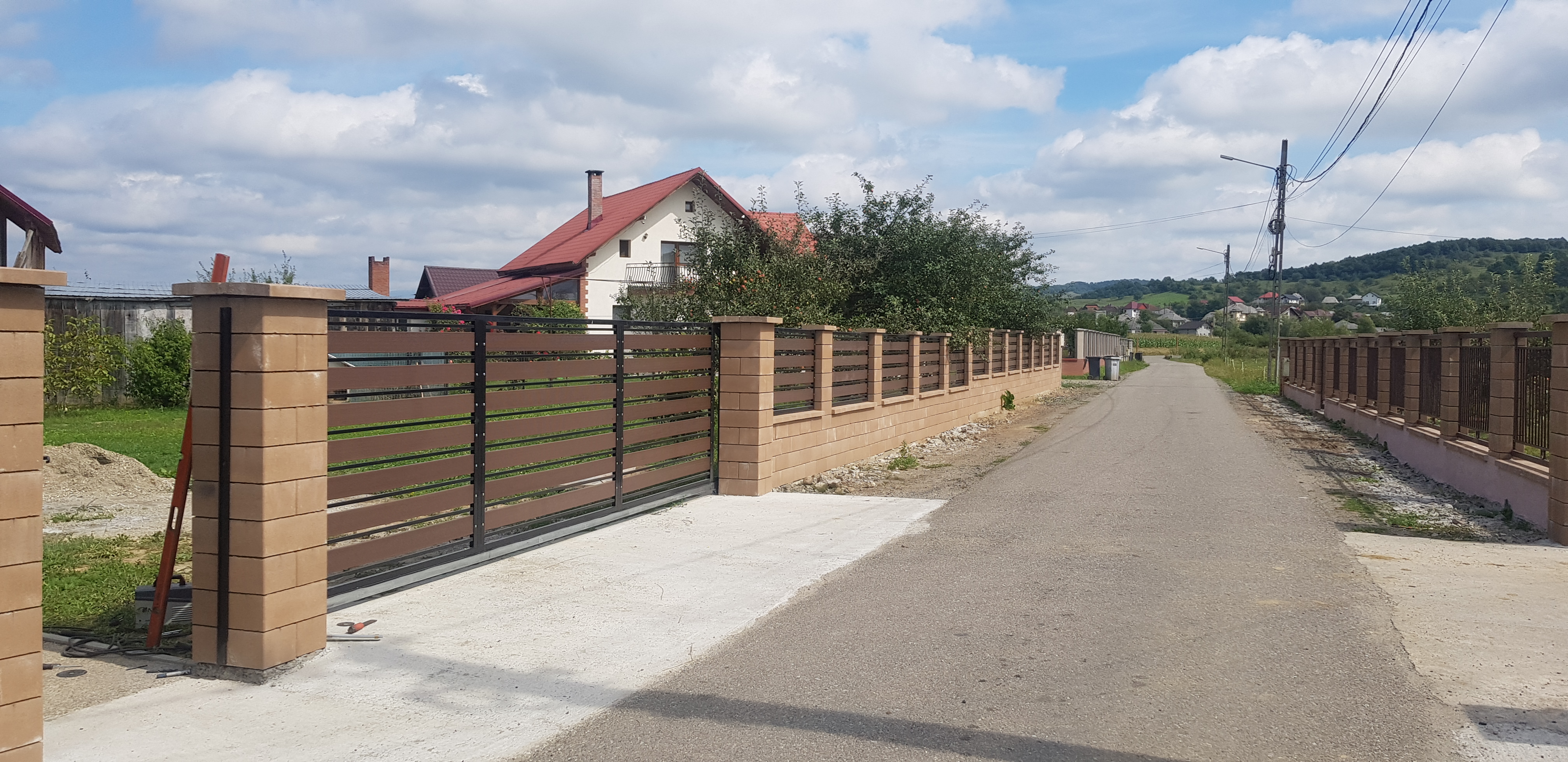 Porti si panouri de gard metalice