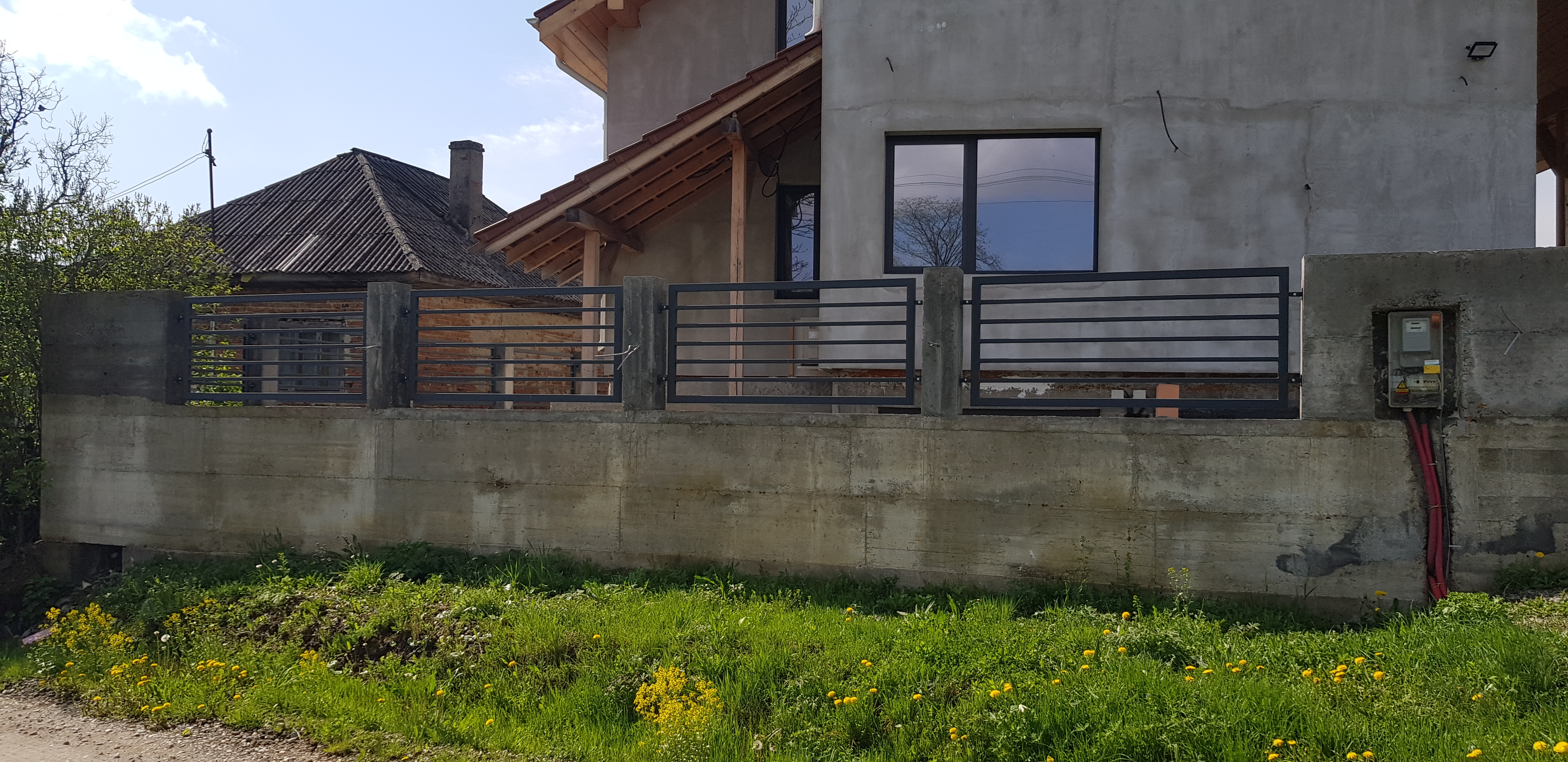 Porti si panouri de gard metalice