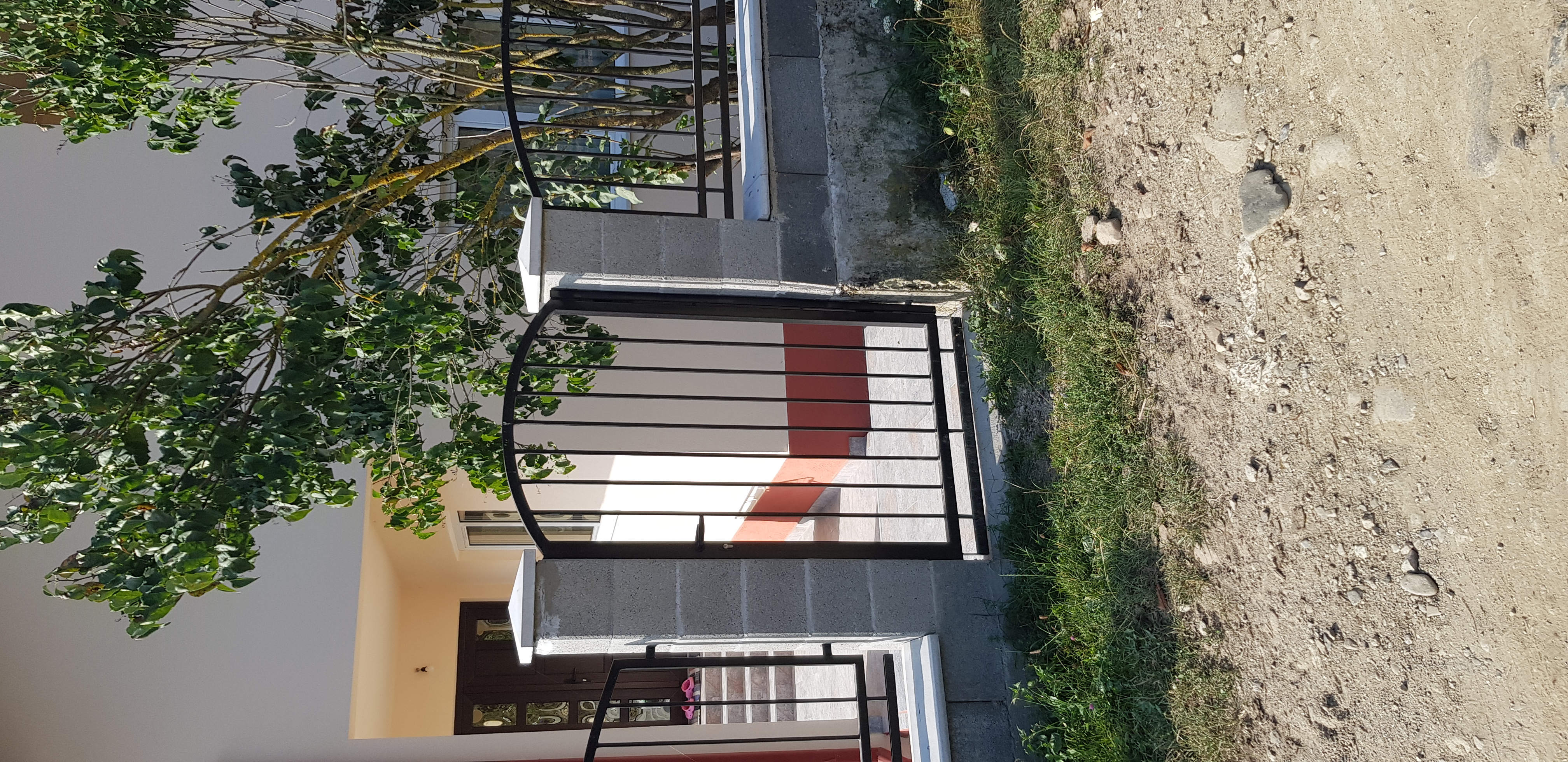 Porti si panouri de gard metalice