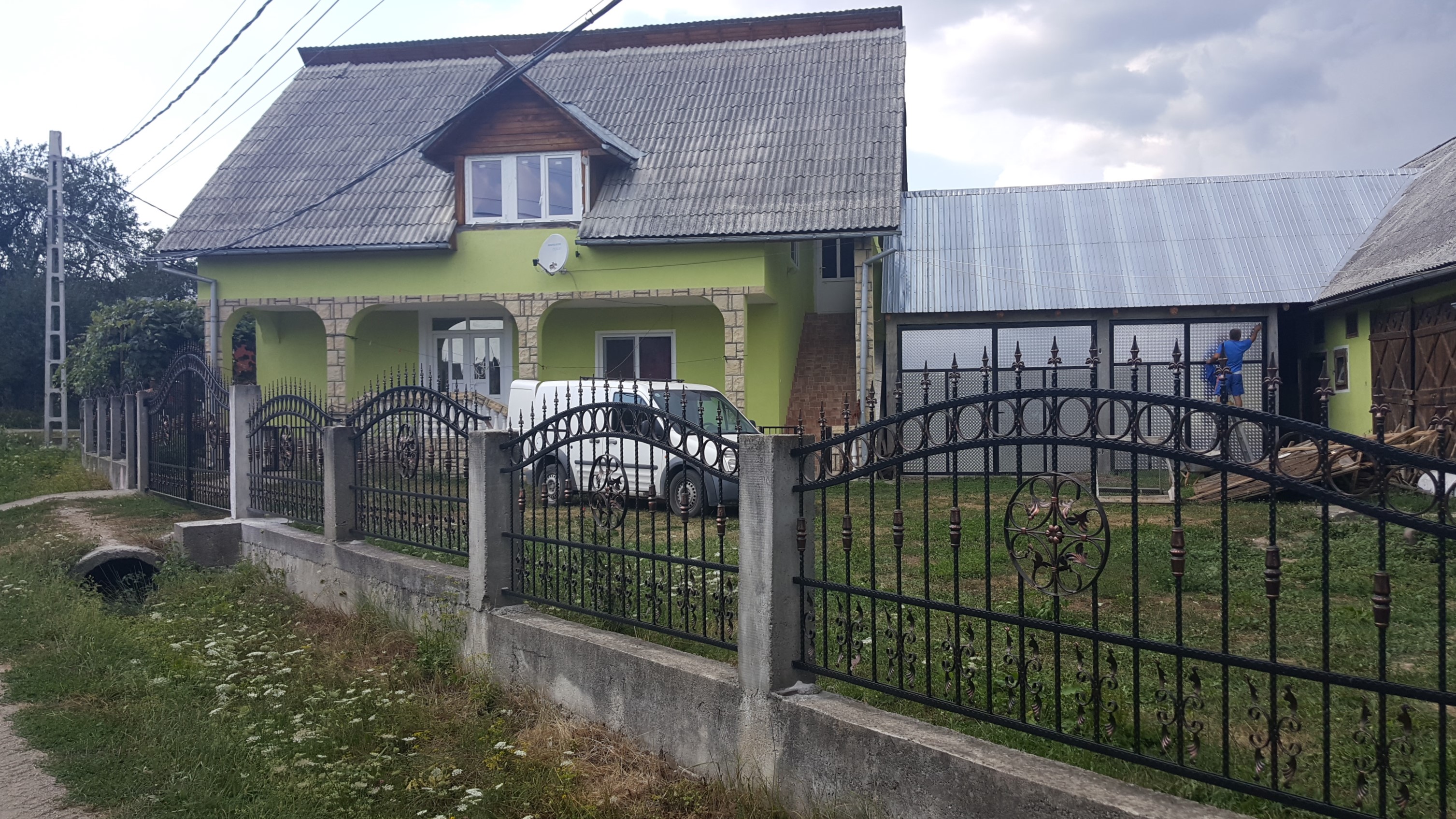 Porti si panouri de gard metalice