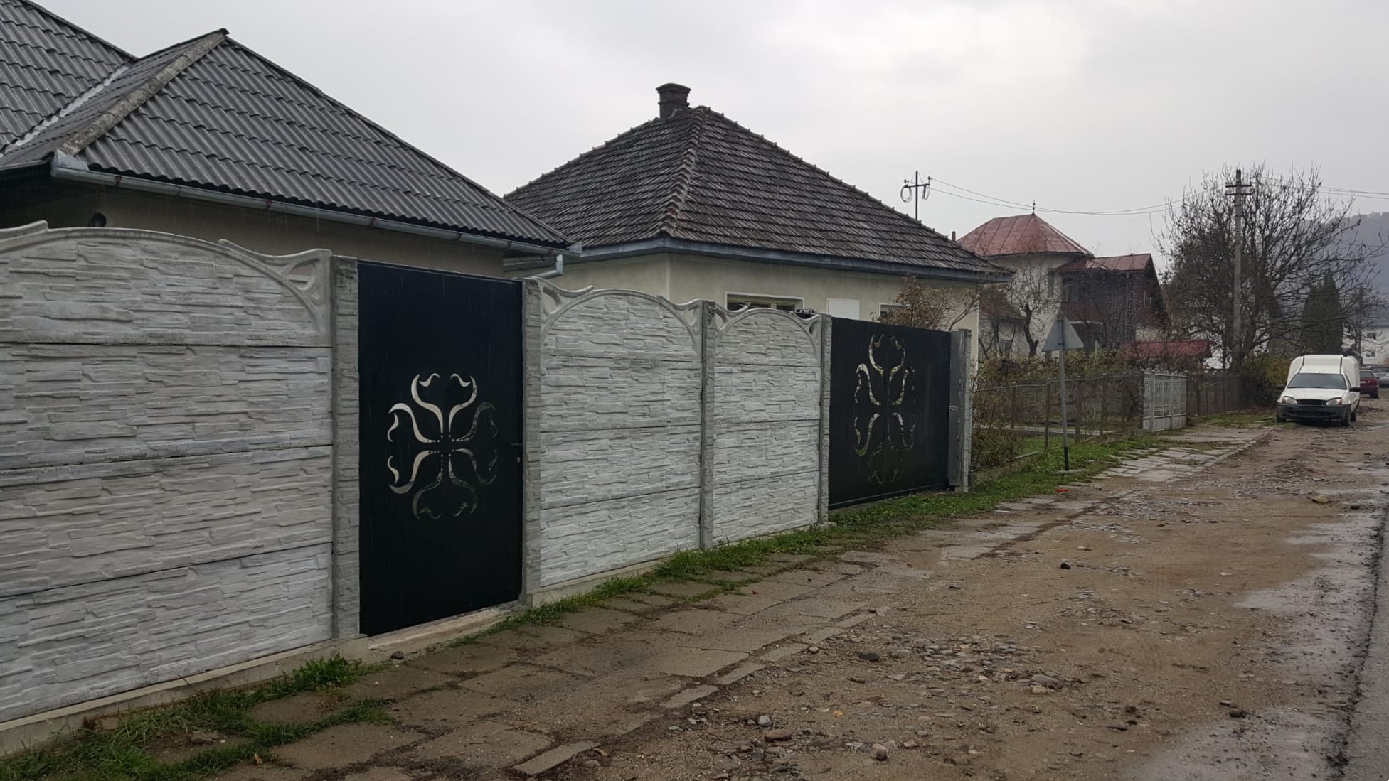 Porti si panouri de gard metalice