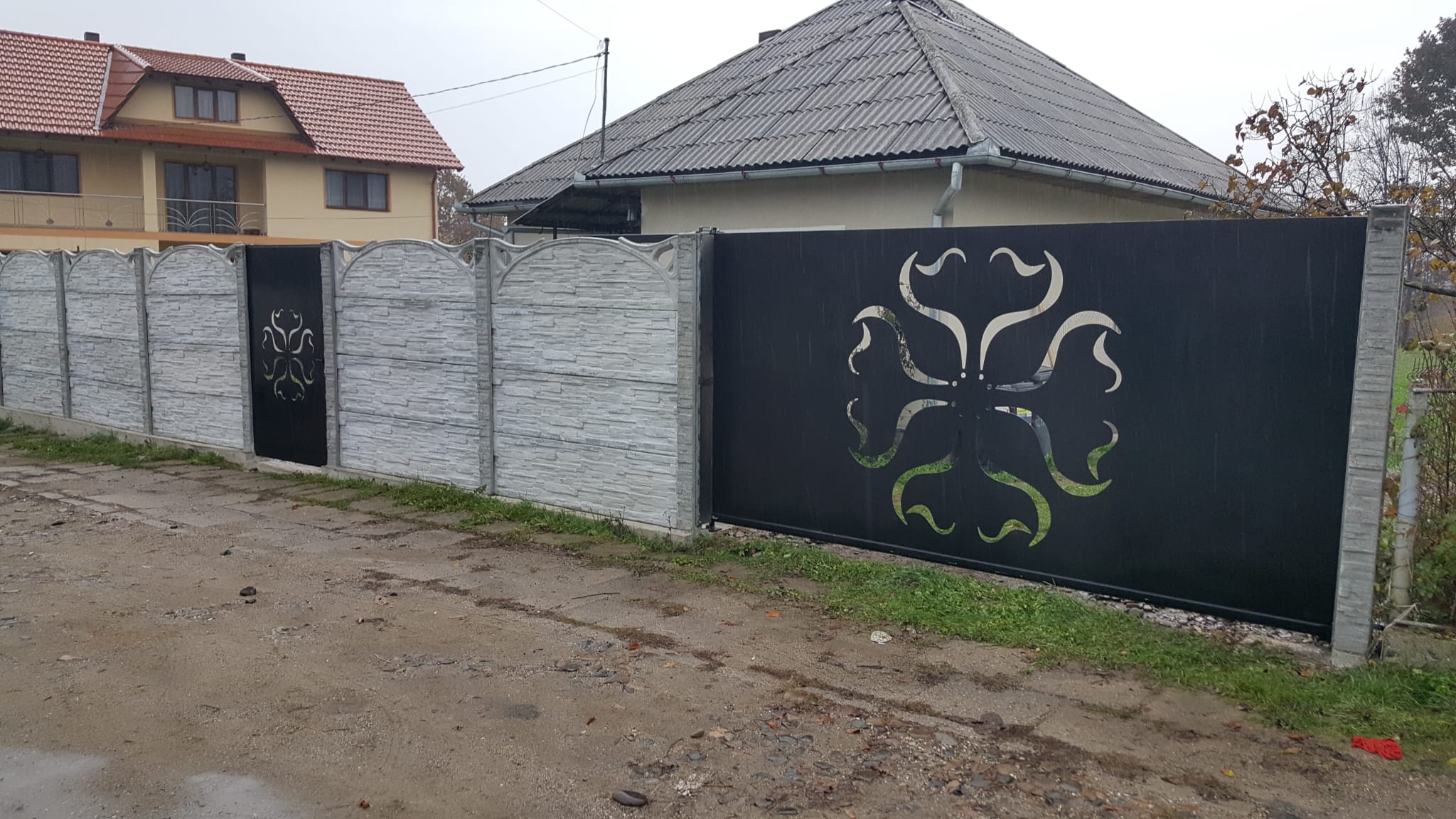 Porti si panouri de gard metalice