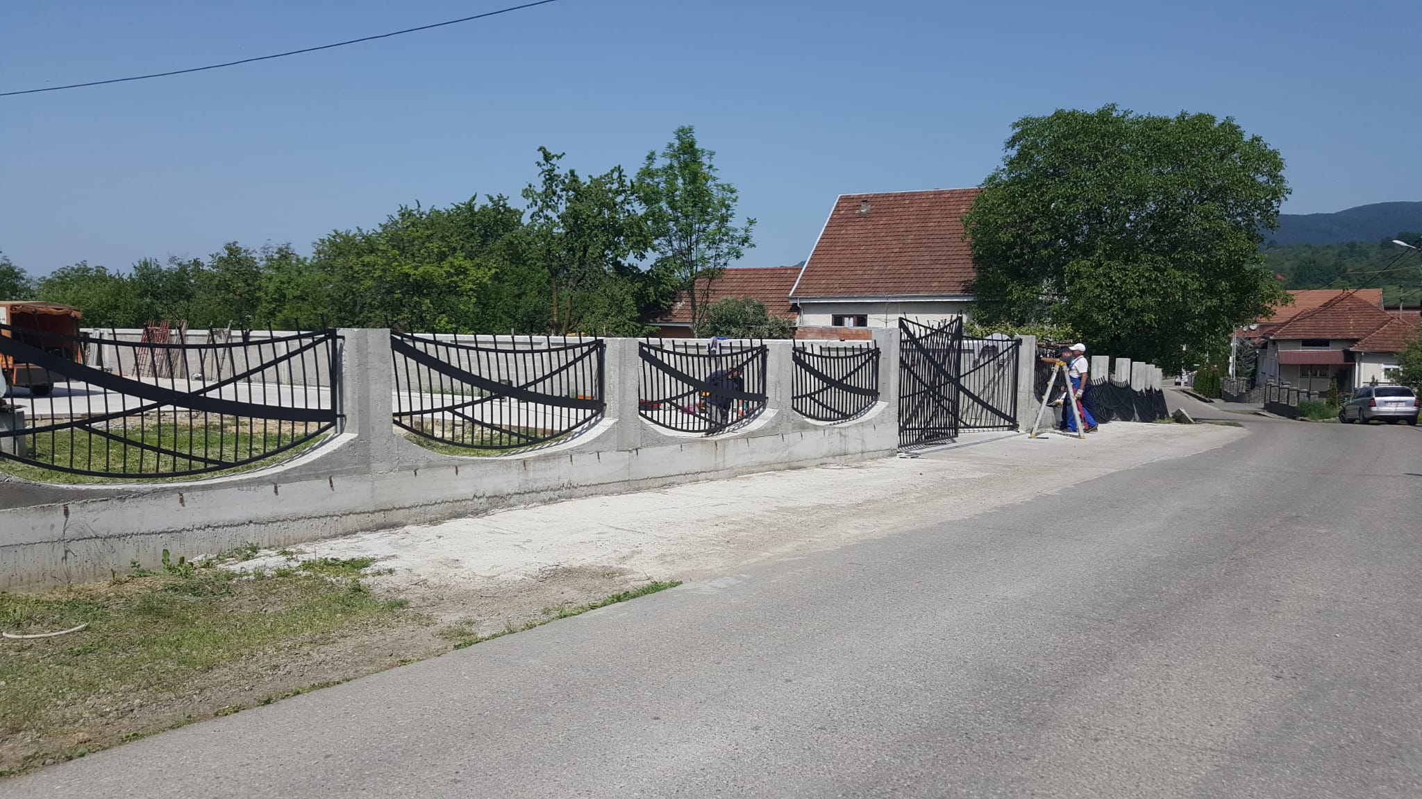 Porti si panouri de gard metalice