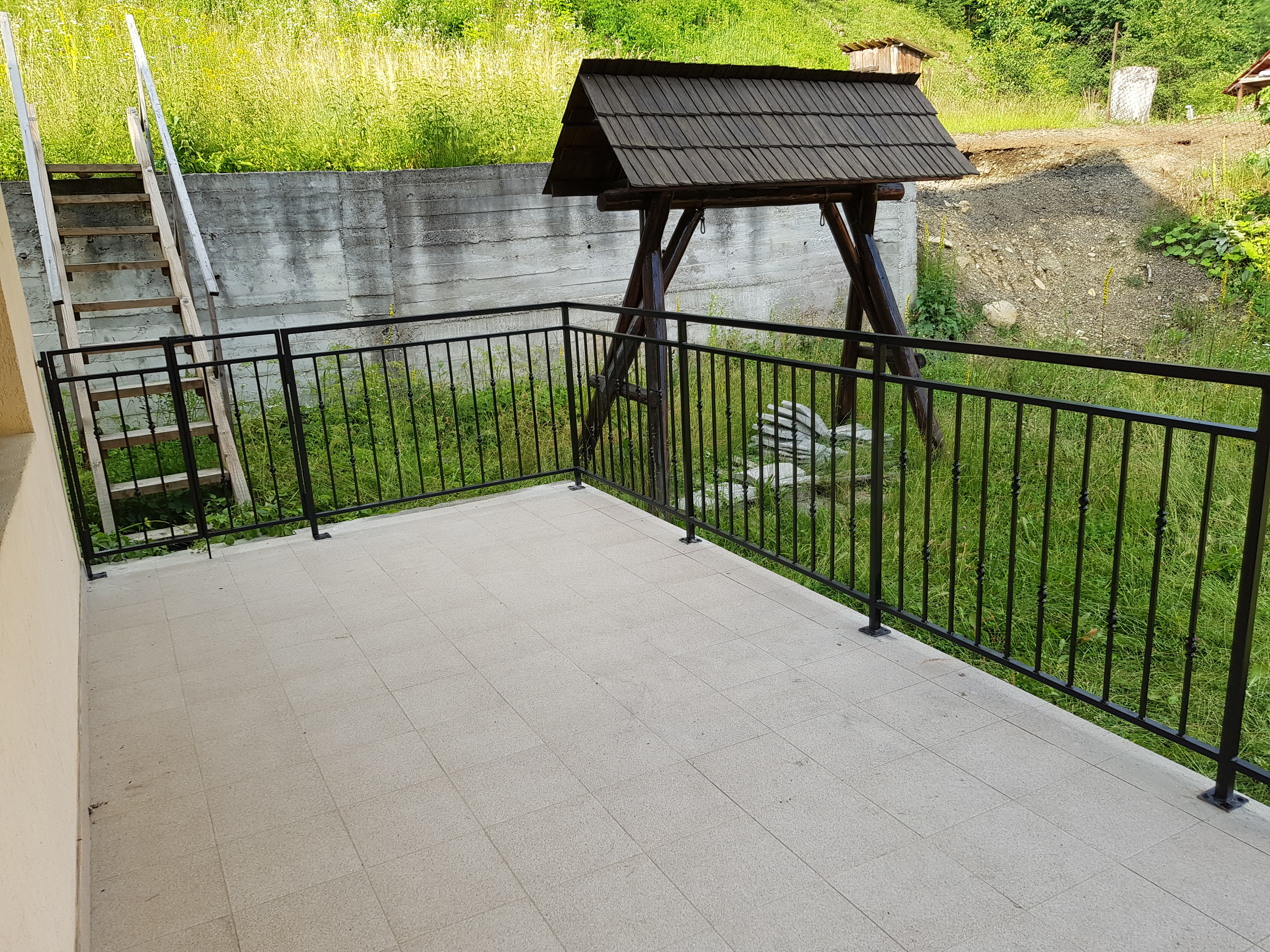 Porti si panouri de gard metalice