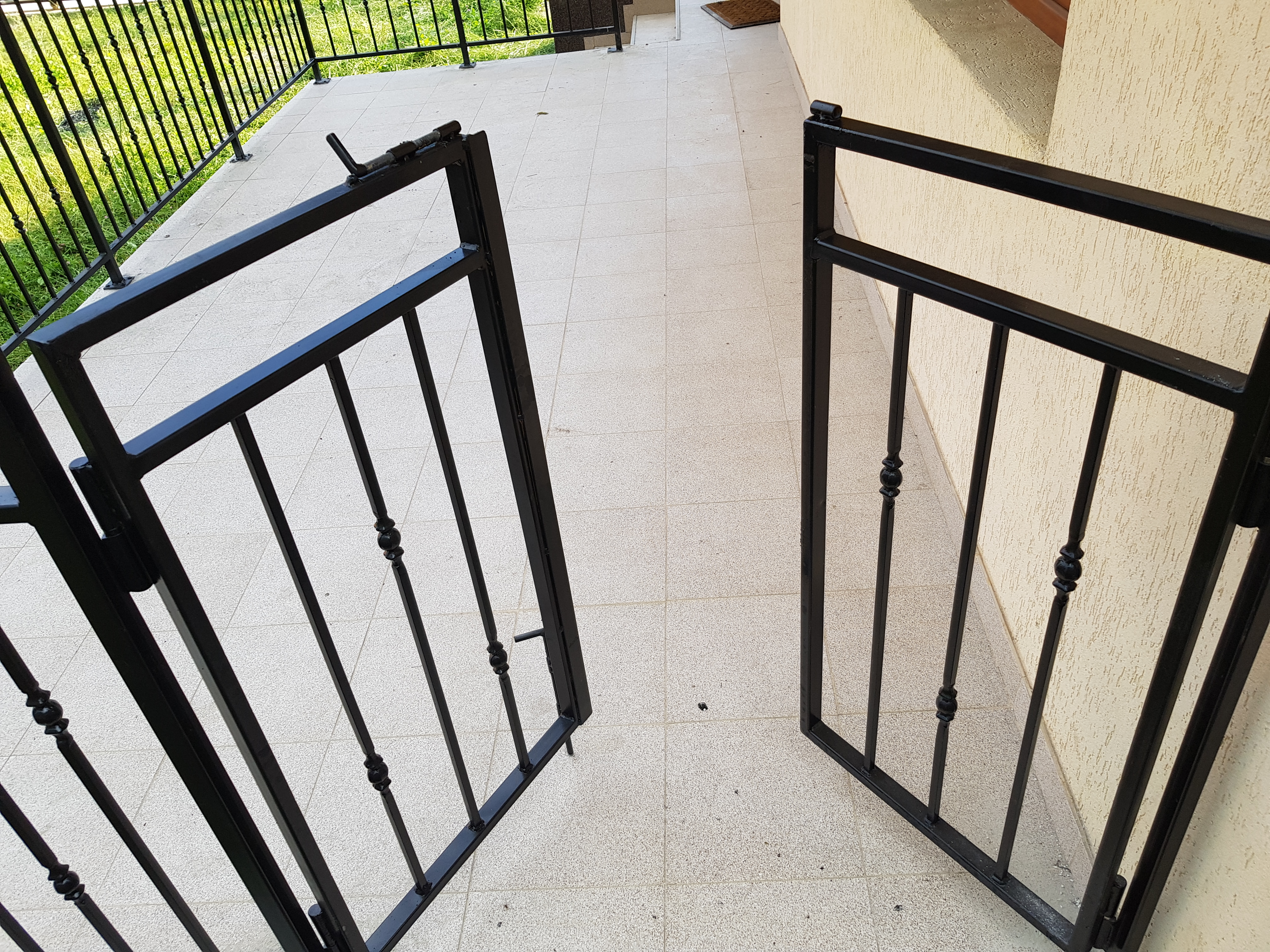 Porti si panouri de gard metalice