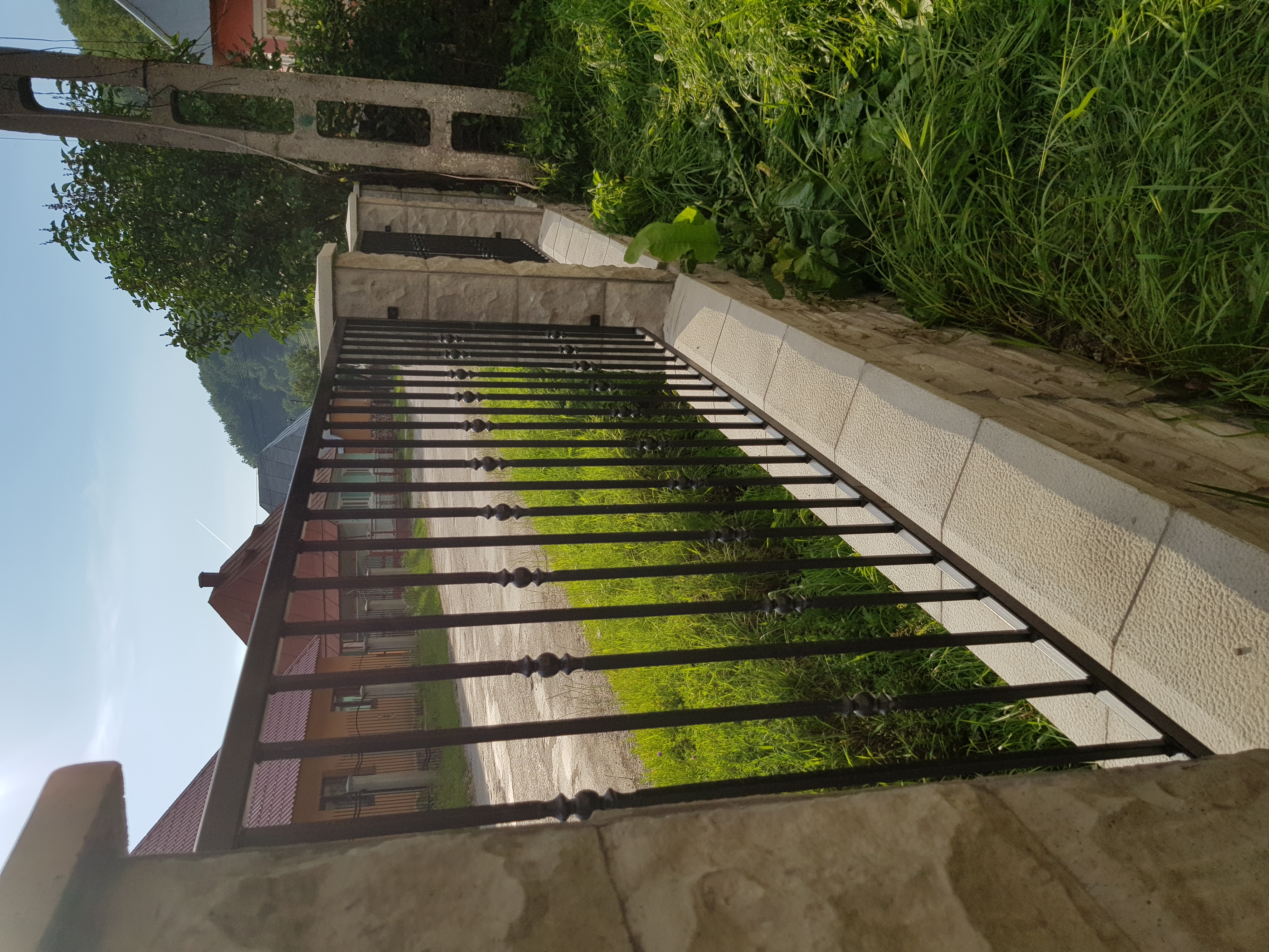 Porti si panouri de gard metalice