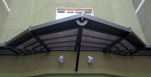 pensilina ferro e policarbonato
